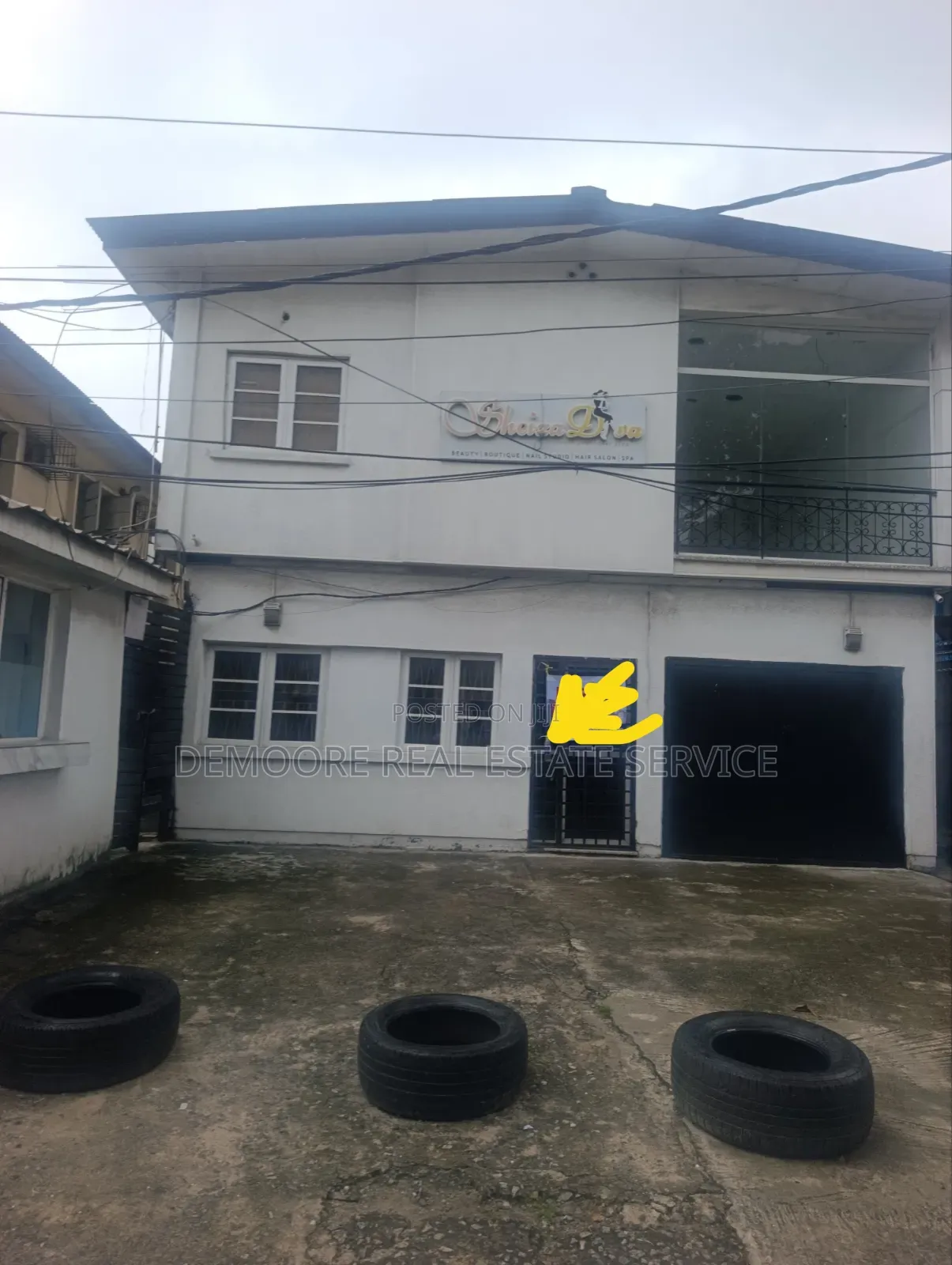 10bdrm Apartment in Awolowo Road, Falomo for sale in Falomo
