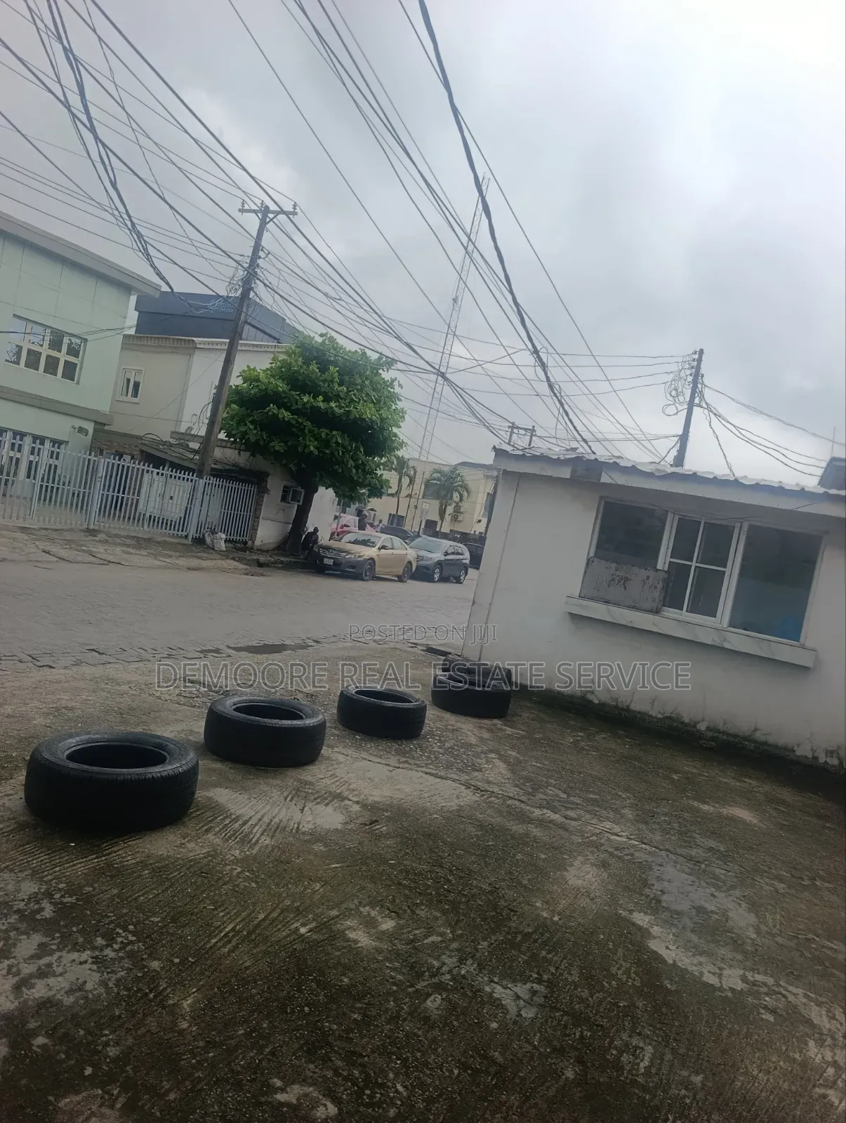 10bdrm Apartment in Awolowo Road, Falomo for sale in Falomo