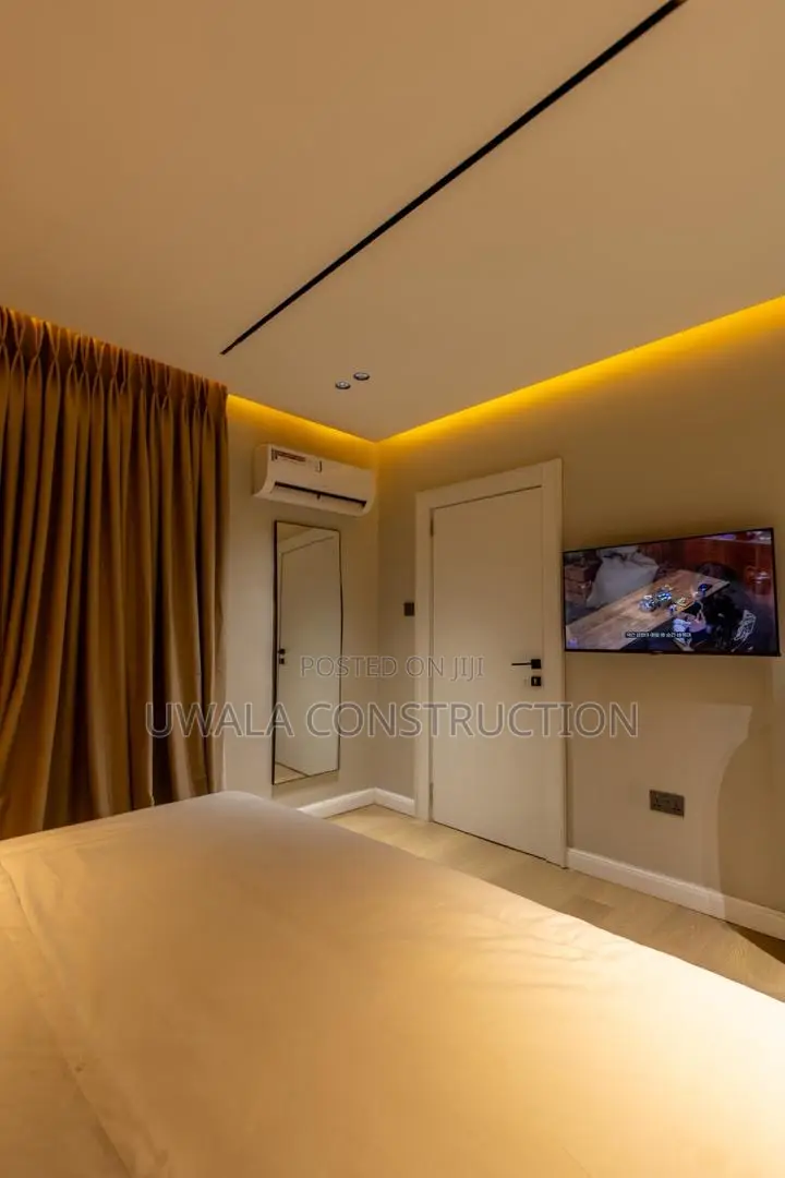 Premium 2-Bedroom Luxury Short-Let With Ps5 Workstation in Kiami