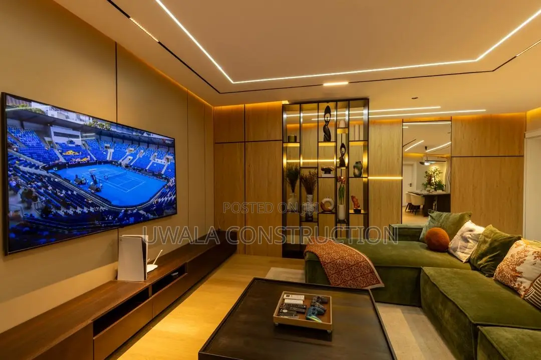 Premium 2-Bedroom Luxury Short-Let With Ps5 Workstation in Kiami
