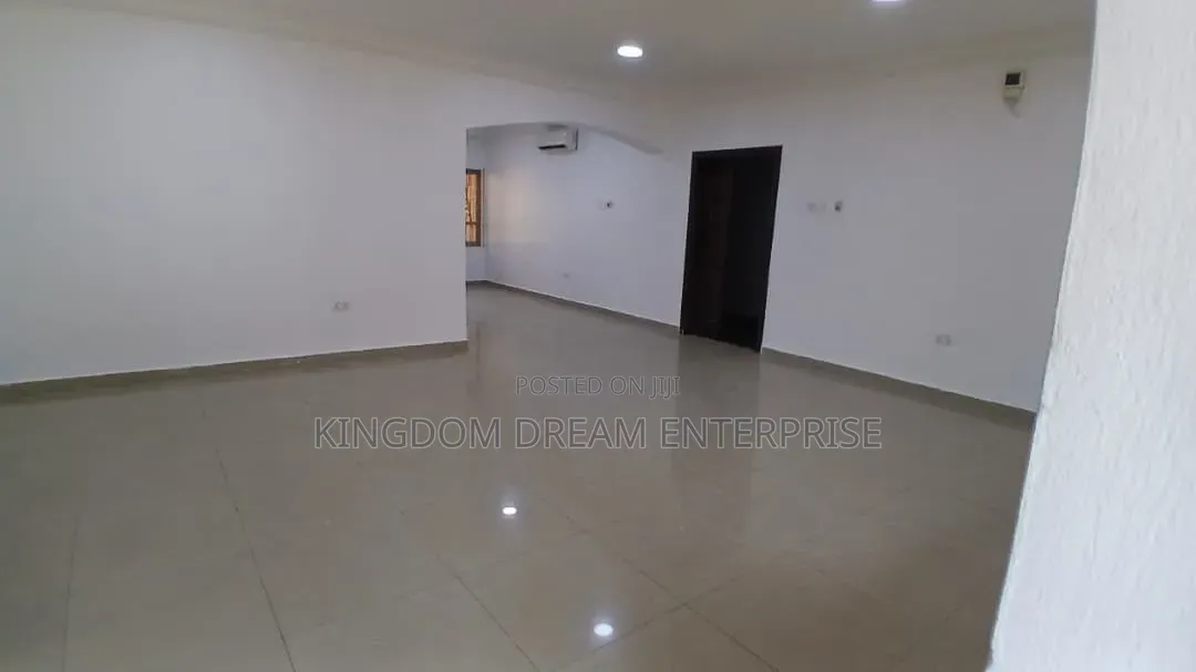 3bdrm Apartment in Oniru Victoria, Adeniyi Jones for rent in Adeniyi Jones