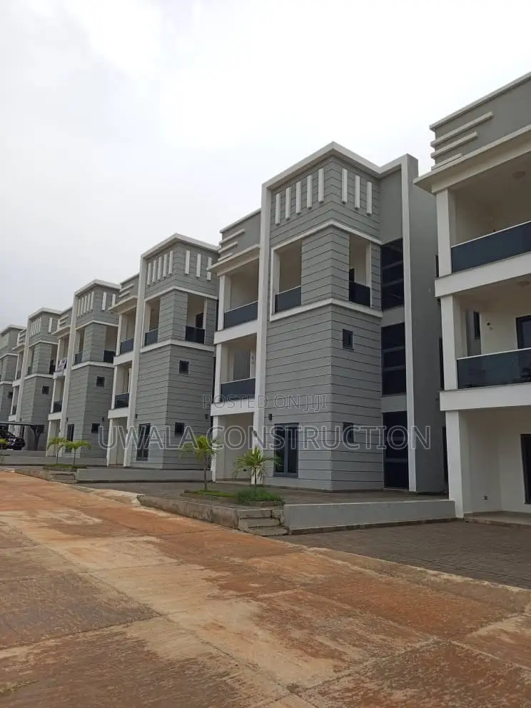 5bdrm Duplex in Kado for sale in Kado