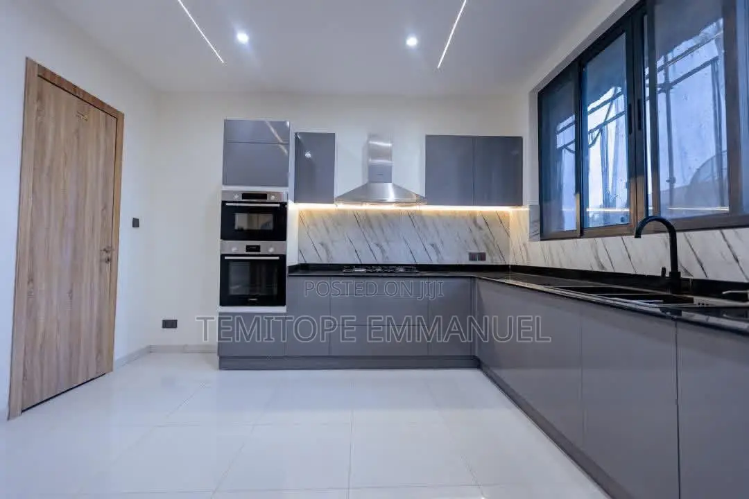 Furnished 4bdrm Maisonette in Ikoyi for sale in Ikoyi