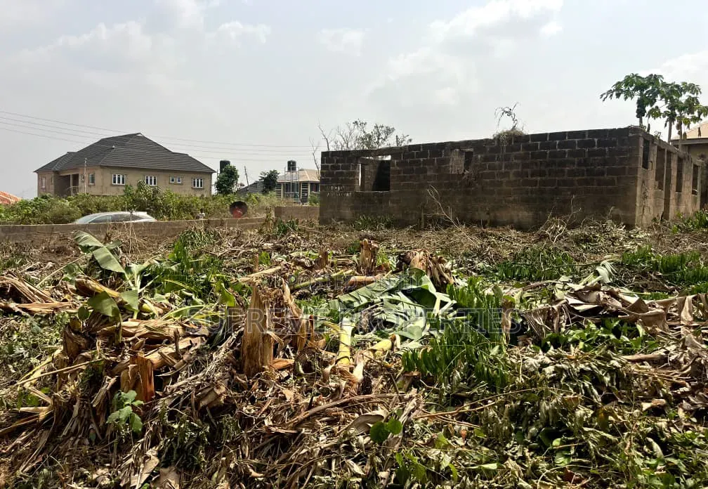 3bdrm Bungalow in Olorunda After Akobo Aliri, Ibadan for Sale in Ibadan