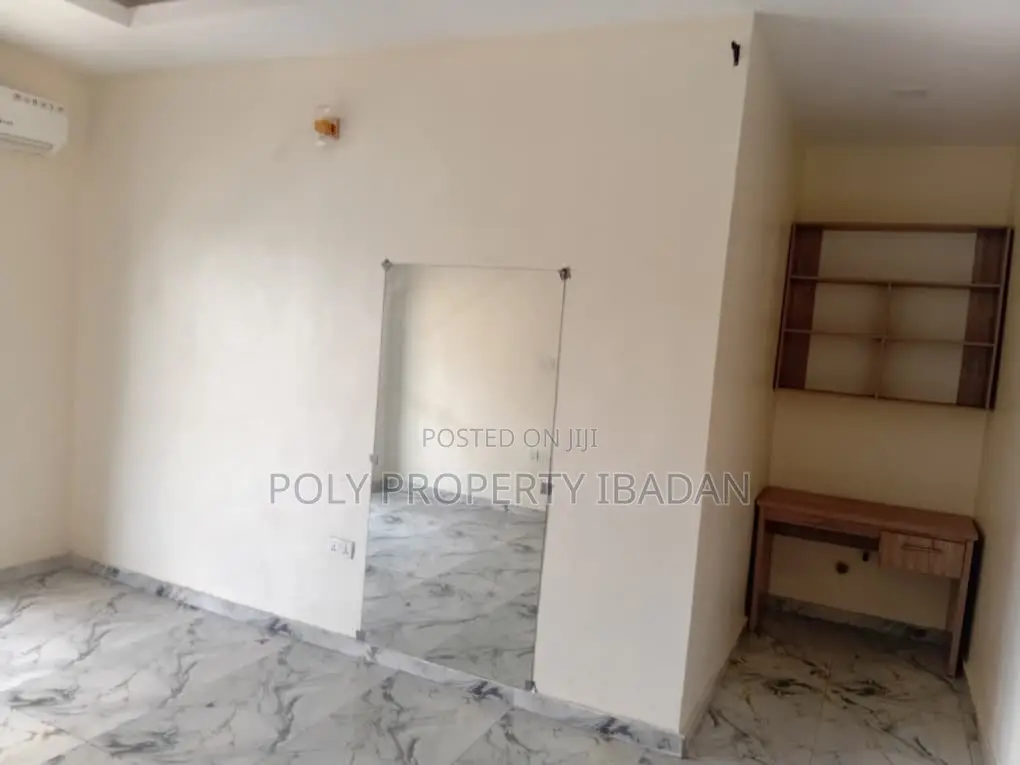 Furnished 3bdrm Apartment in Opp Club, Eleyele for rent in Eleyele