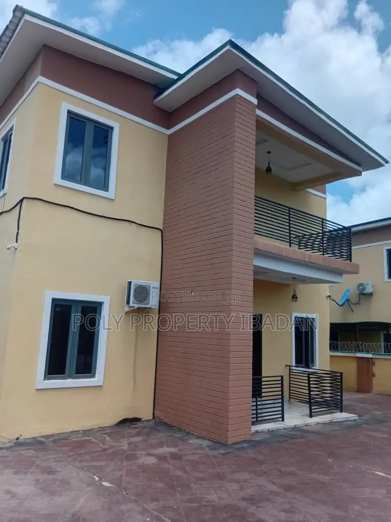 Furnished 3bdrm Apartment in Opp Club, Eleyele for rent in Eleyele