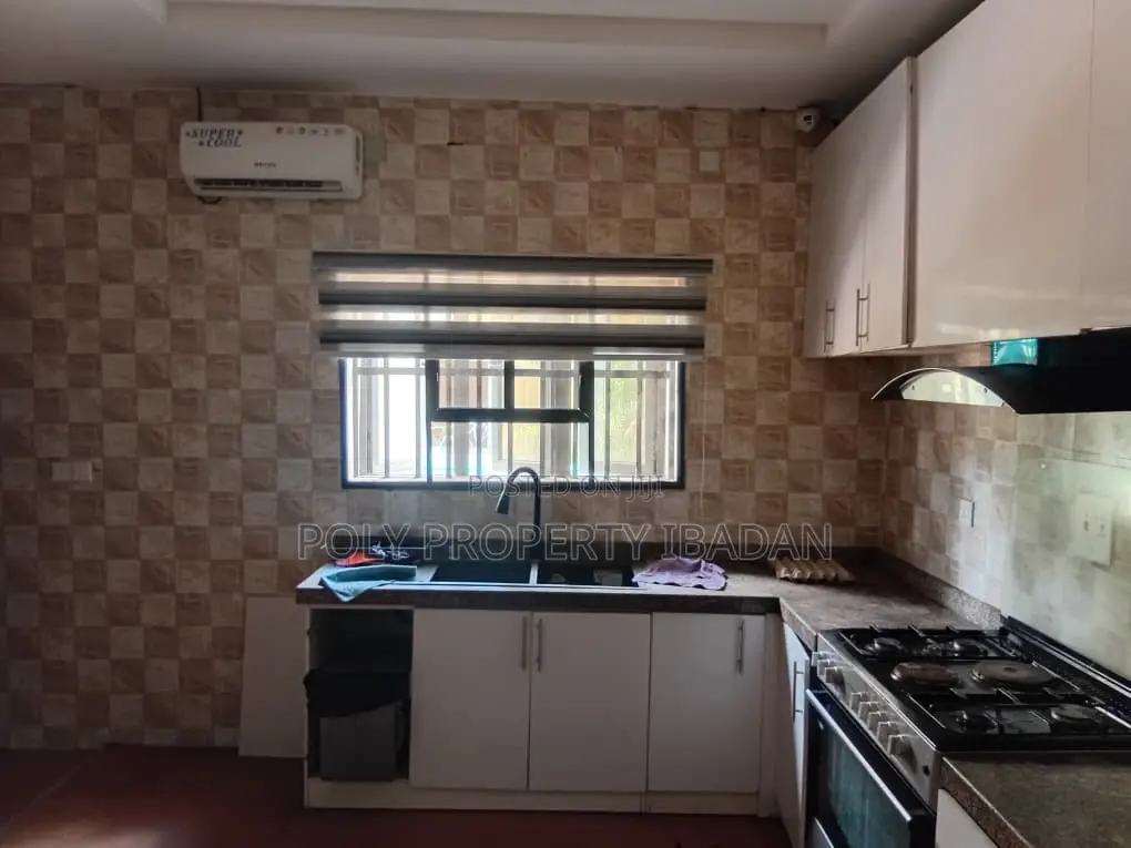 Furnished 3bdrm Apartment in Opp Club, Eleyele for rent in Eleyele