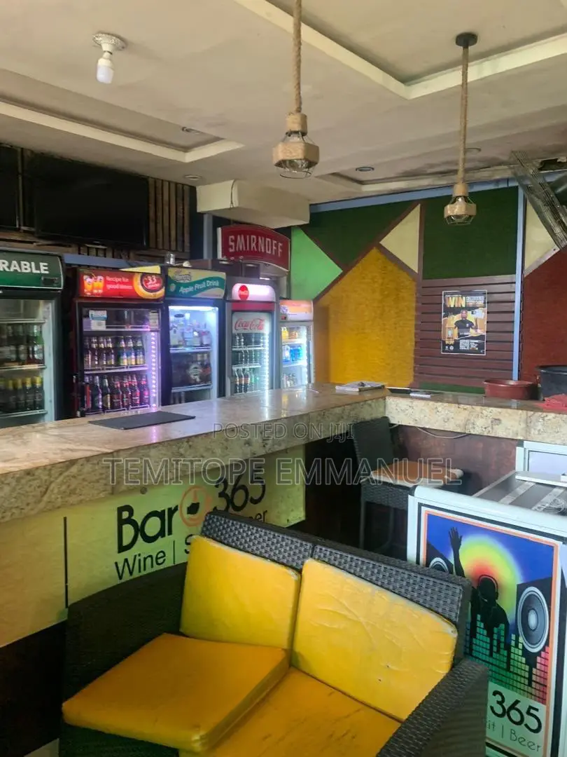 Founctioning Bar, Club and Lounge in Alakuko