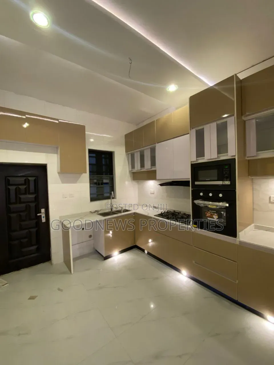4bdrm Duplex in Sangotedo for sale in Sangotedo