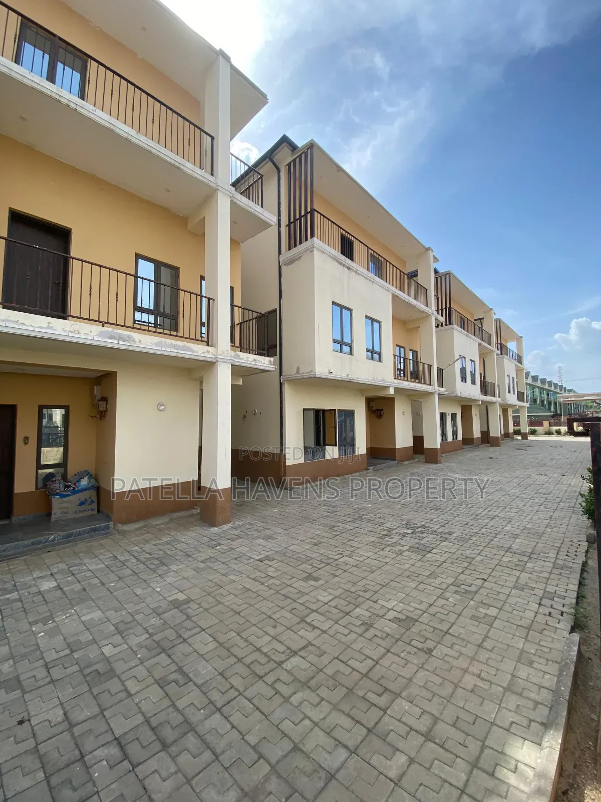 Hotel for Sale in Durumi