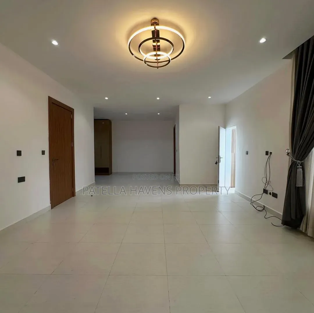 6bdrm Duplex in Mabushi for sale in Mabushi