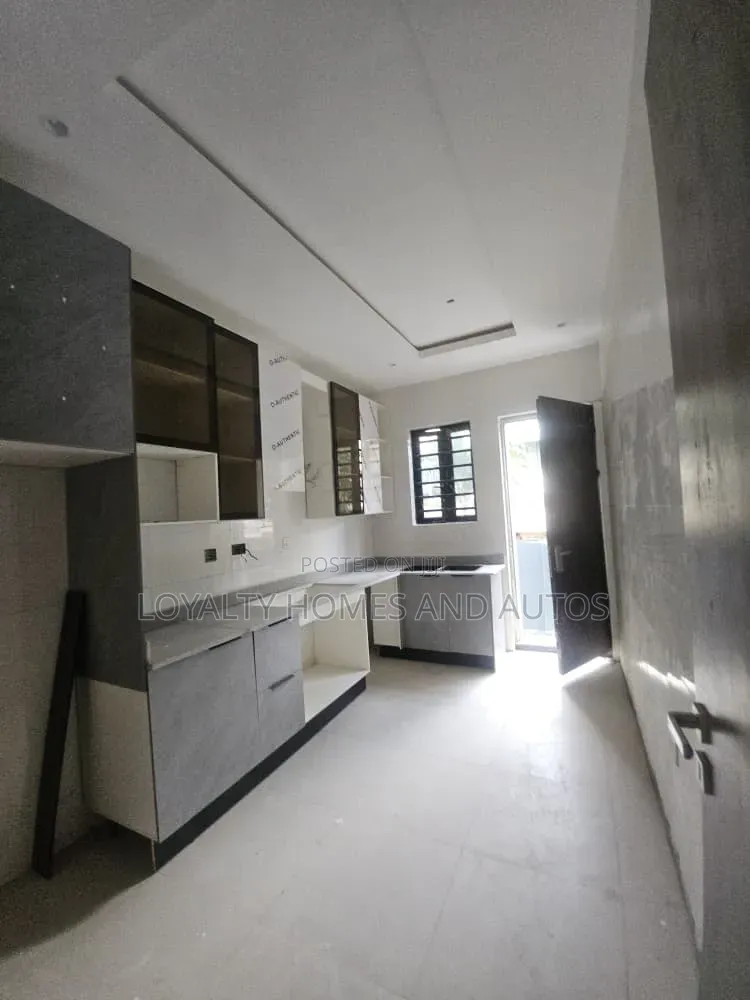 4bdrm Duplex in GRA Phase 1 for sale in GRA Phase 1