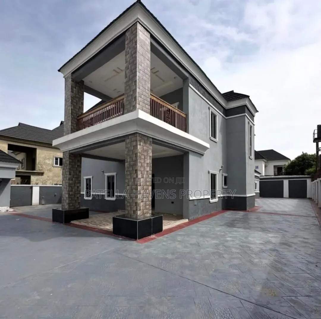 4bdrm Duplex in Apo Resettlement for sale in Apo Resettlement
