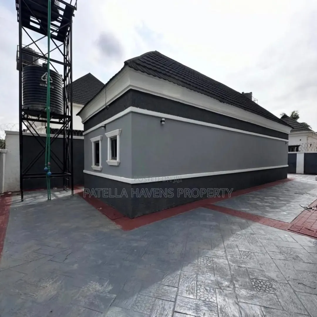 4bdrm Duplex in Apo Resettlement for sale in Apo Resettlement