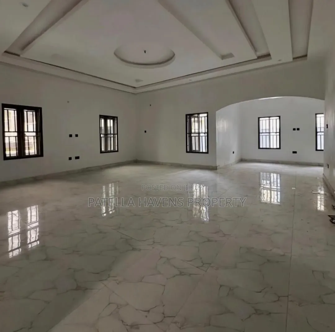 4bdrm Duplex in Apo Resettlement for sale in Apo Resettlement