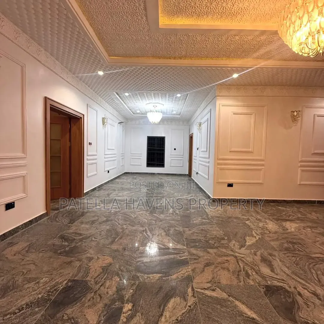 7bdrm Mansion in Admiralty Estate, Asokoro for sale in Asokoro