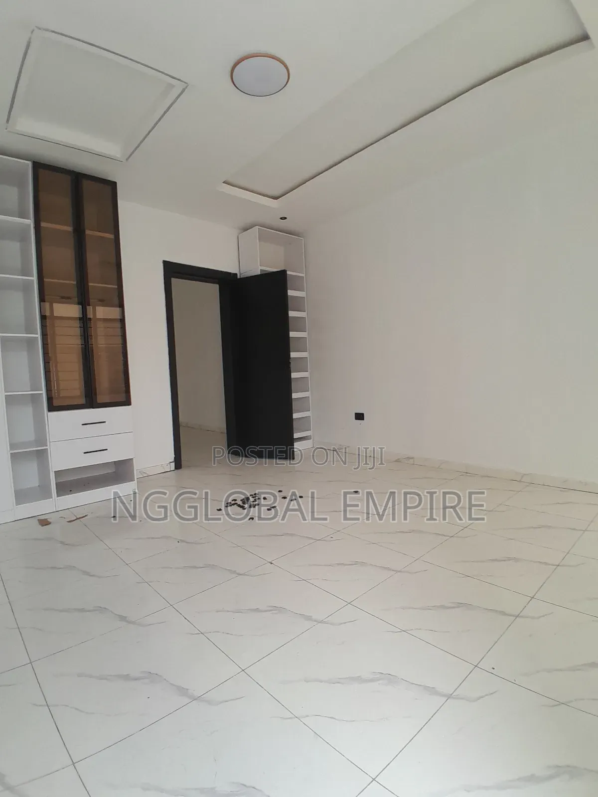 4bdrm Duplex in Ikota G. R .A for sale in Ikota
