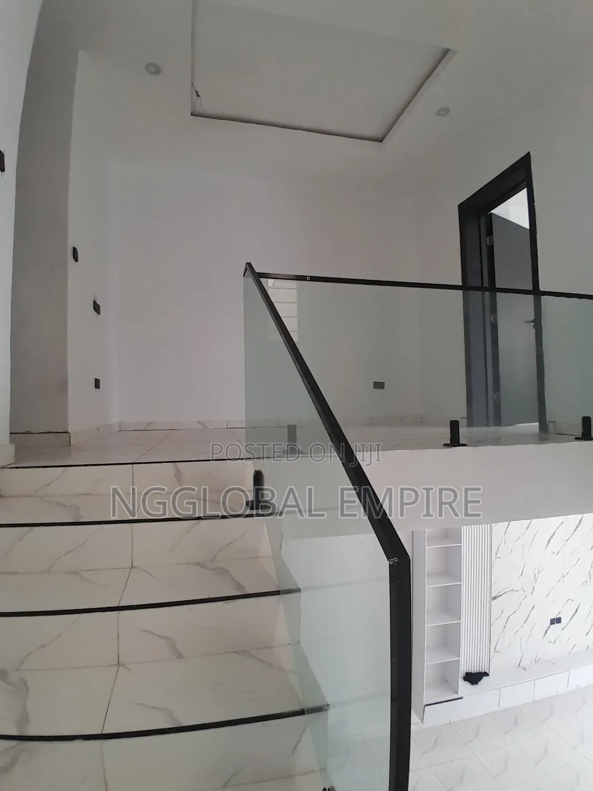 4bdrm Duplex in Ikota G. R .A for sale in Ikota