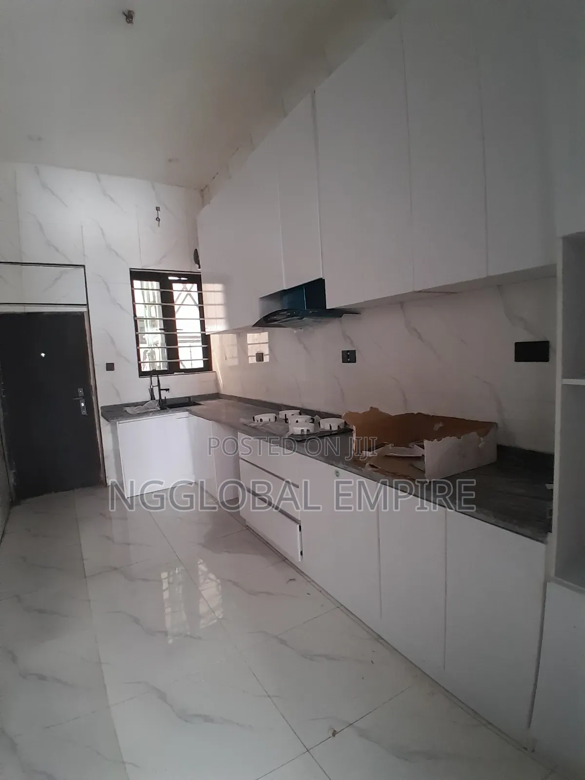 4bdrm Duplex in Ikota G. R .A for sale in Ikota