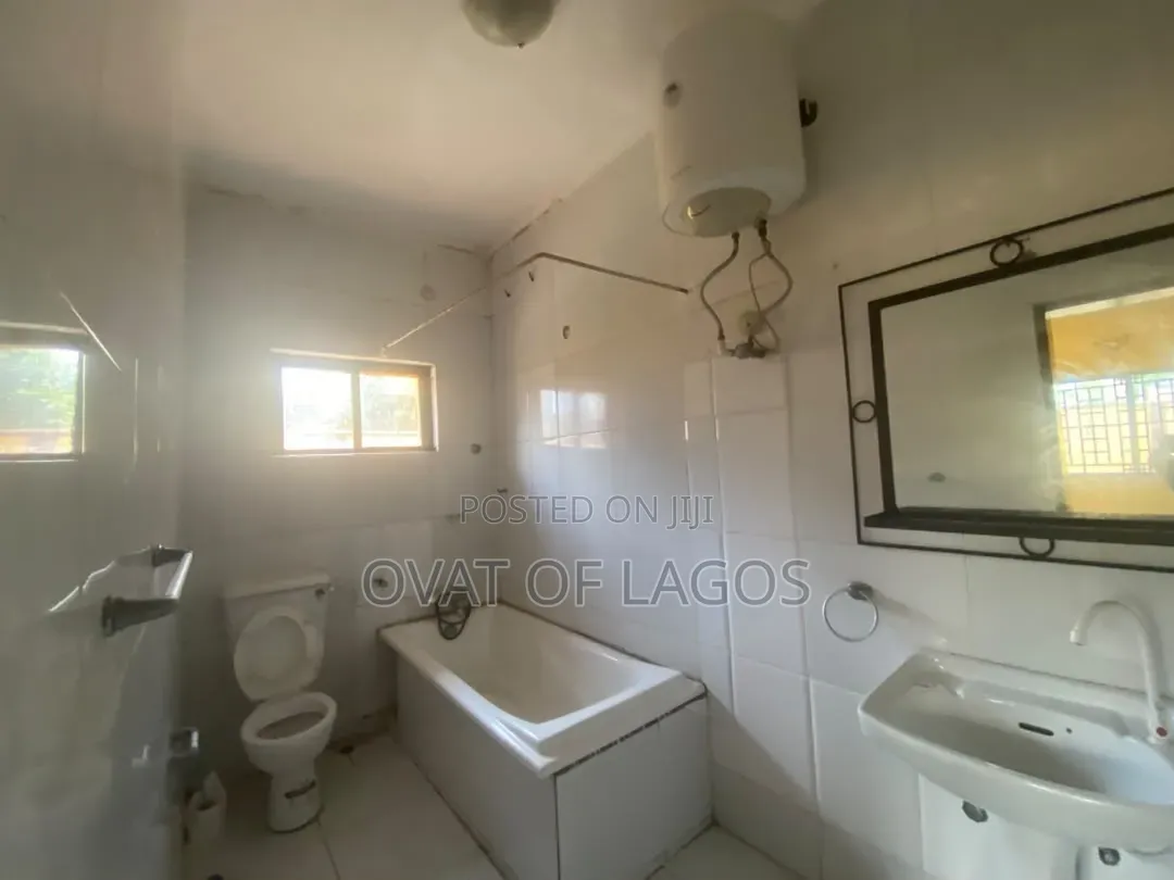 3bdrm Apartment in Lekki Phase 1 for rent in Lekki Phase 1