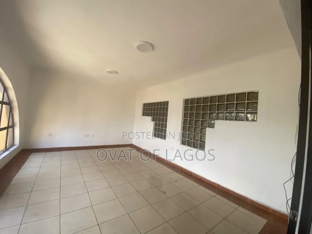4bdrm Apartment in Lekki Phase 1 for rent in Lekki Phase 1