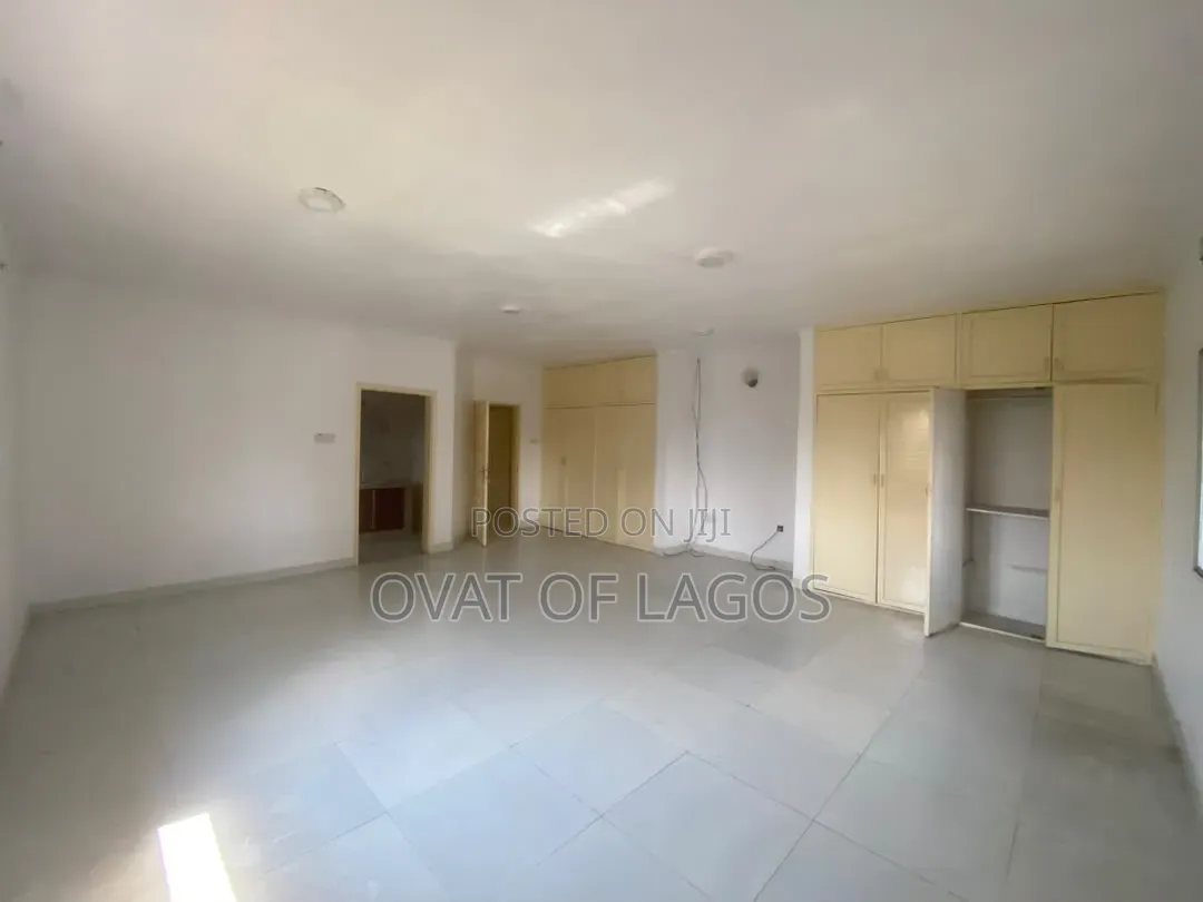 4bdrm Apartment in Lekki Phase 1 for rent in Lekki Phase 1