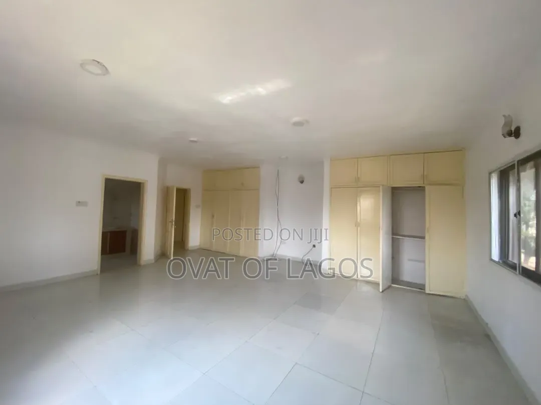4bdrm Apartment in Lekki Phase 1 for rent in Lekki Phase 1