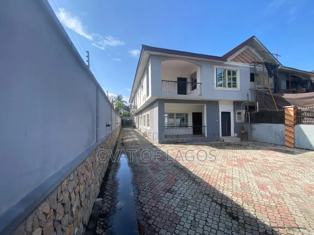 5bdrm Duplex in Lekki Phase 1 for rent in Lekki Phase 1