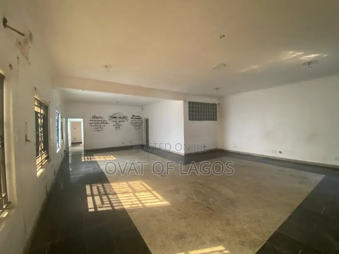 5bdrm Duplex in Lekki Phase 1 for rent in Lekki Phase 1