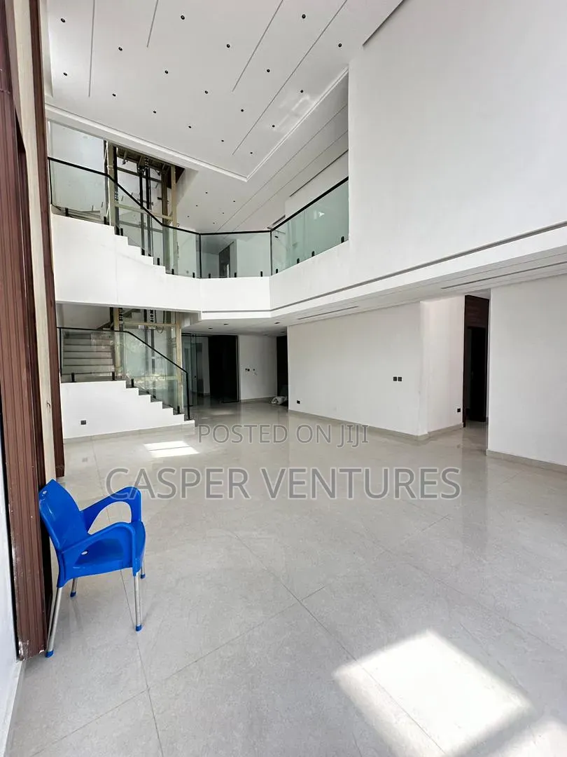 6bdrm Duplex in Admiralty, Lekki Phase 1 for sale in Lekki Phase 1