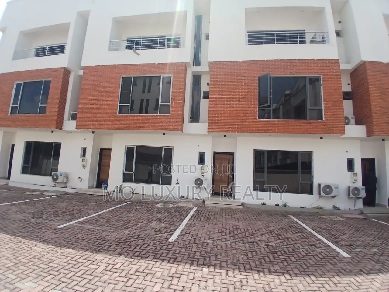 4bdrm Townhouse / Terrace in Periwinkle Estate, Lekki Phase 1 for rent in Lekki Phase 1