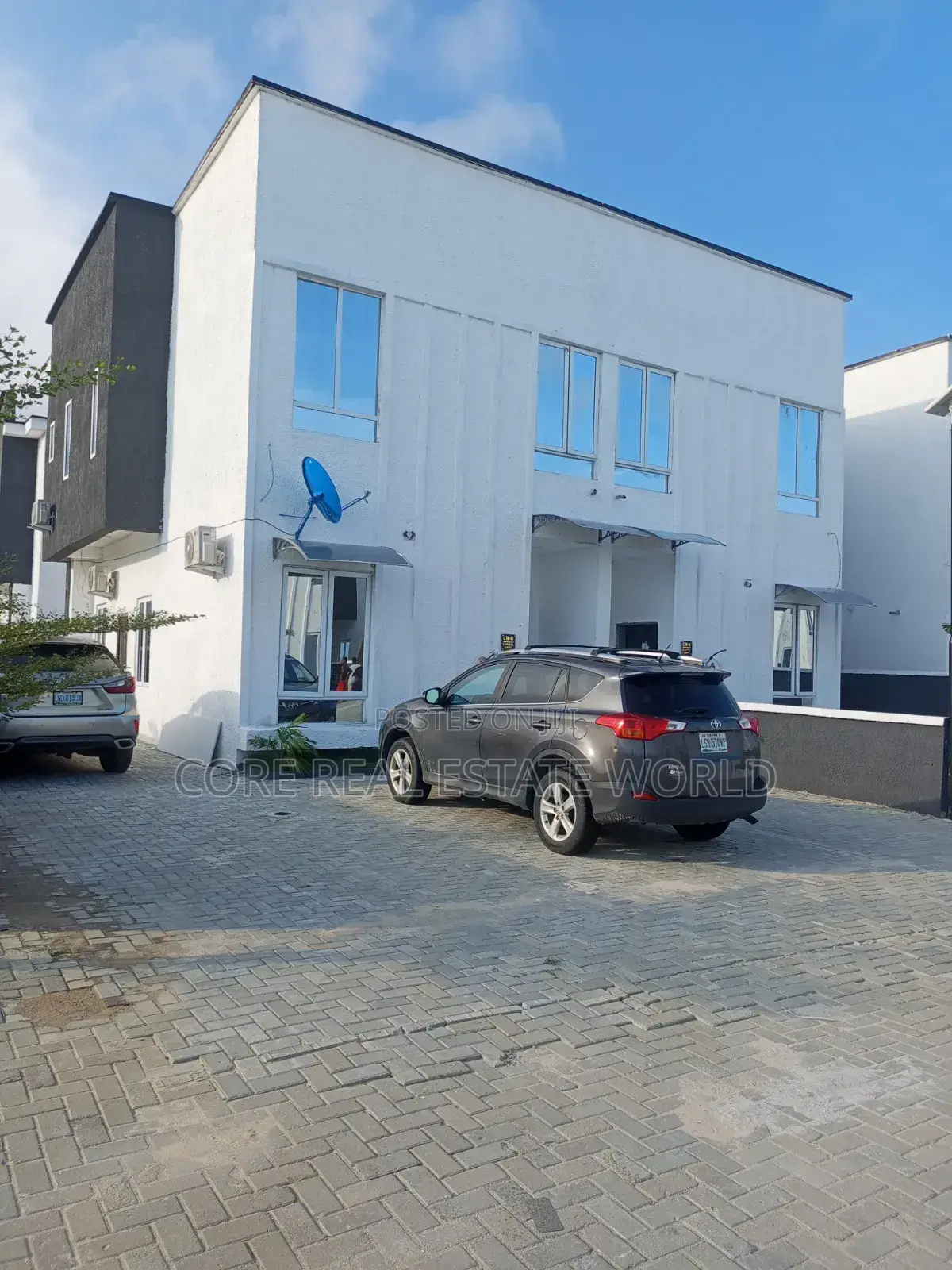 3bdrm Duplex in Eleko for sale in Eleko