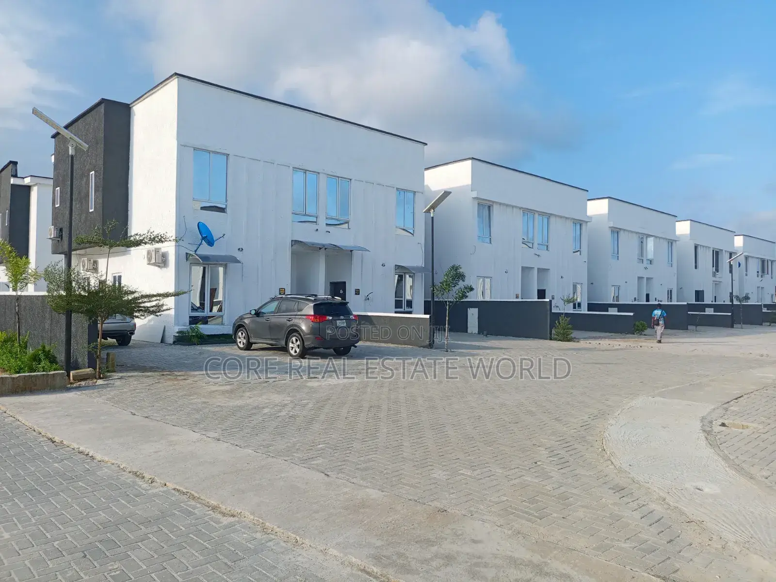 3bdrm Duplex in Eleko for sale in Eleko