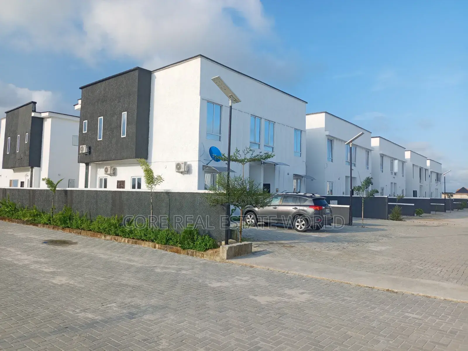 3bdrm Duplex in Eleko for sale in Eleko
