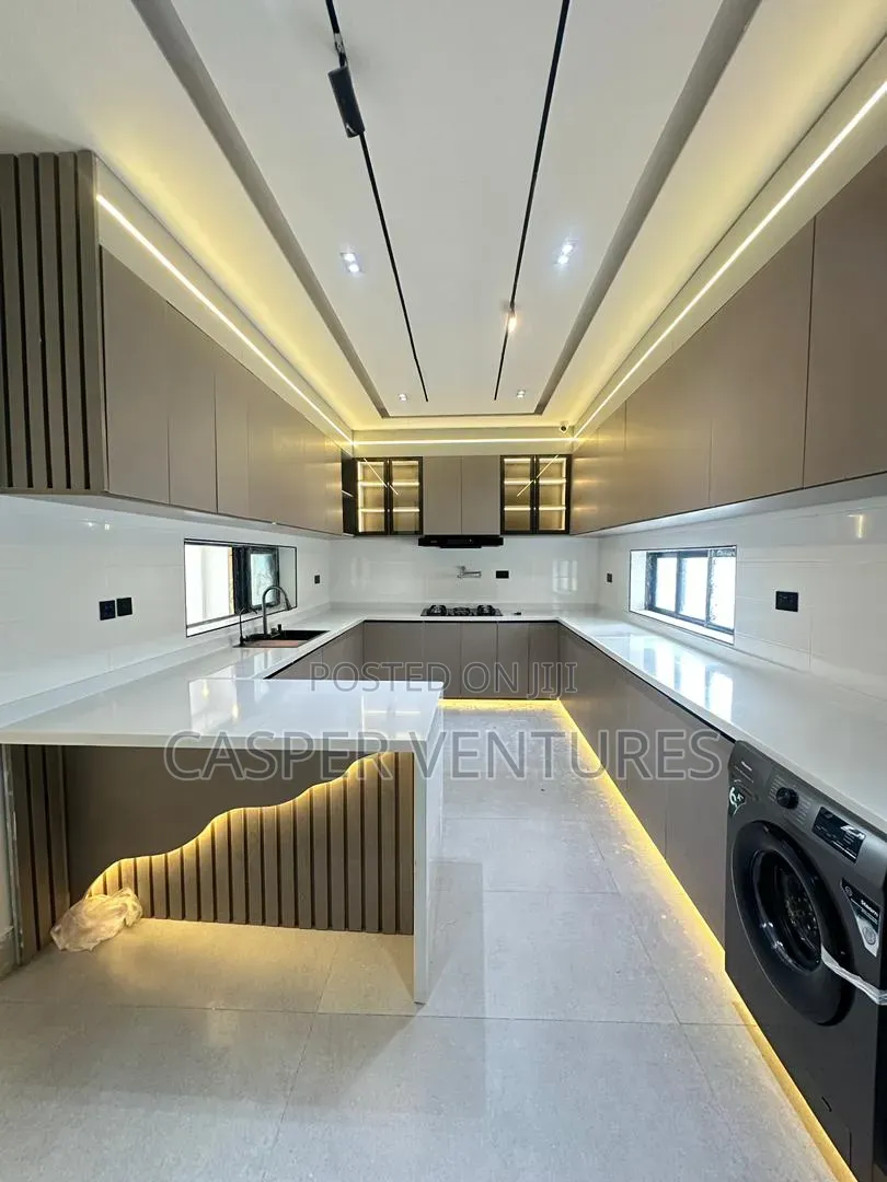 5bdrm House in Freedom Way, Lekki Phase 1 for sale in Lekki Phase 1