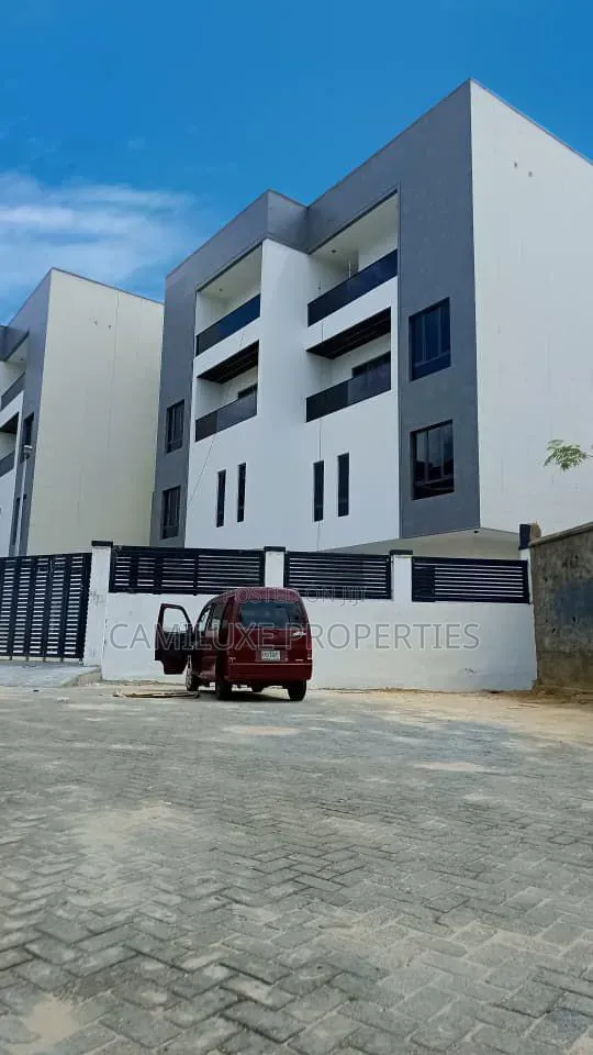 4bdrm Duplex in Rogers Court, Banana Island for sale in Banana Island