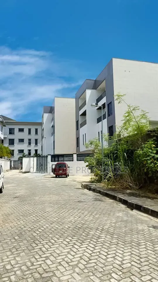 4bdrm Duplex in Rogers Court, Banana Island for sale in Banana Island