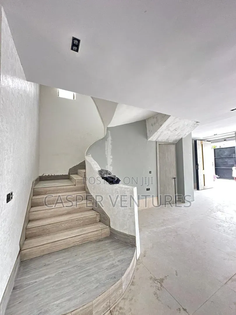 5bdrm Duplex in Osborne for sale in Osborne Foreshore Estate