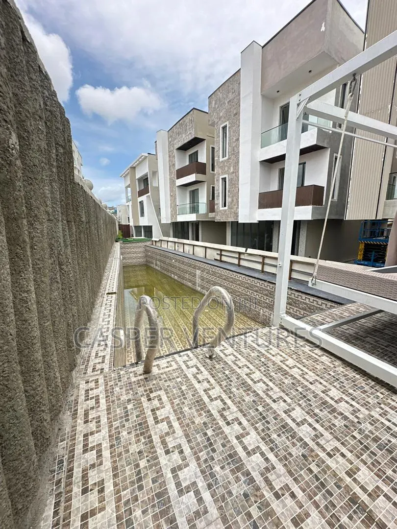 5bdrm Duplex in Osborne for sale in Osborne Foreshore Estate