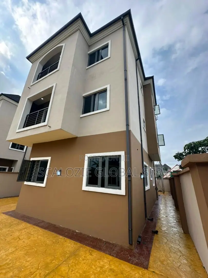 4bdrm Duplex in Rumunduru Port for sale in Port-Harcourt