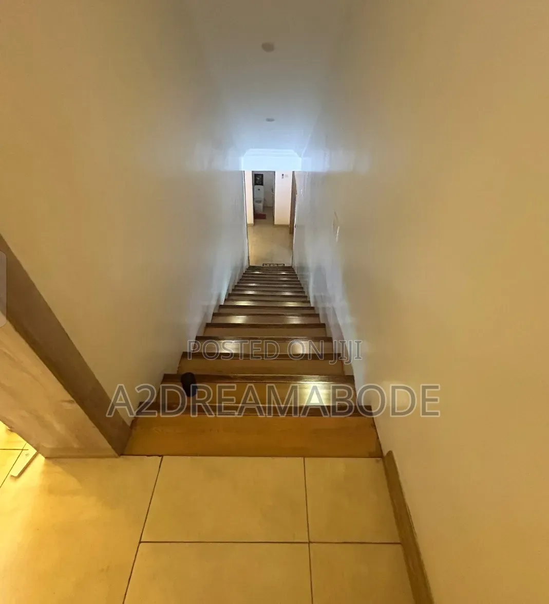 Furnished 8bdrm Duplex in Opic, Isheri North for sale in Isheri North