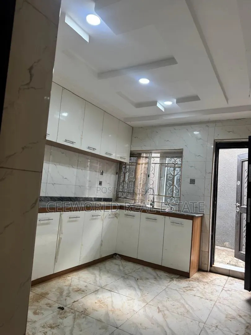 4bdrm Duplex in Olusoji Oluyole, Akala Express for rent in Akala Express