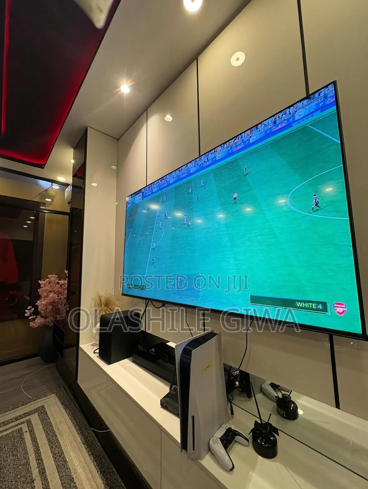 2bedroom With Redroom in Ikate