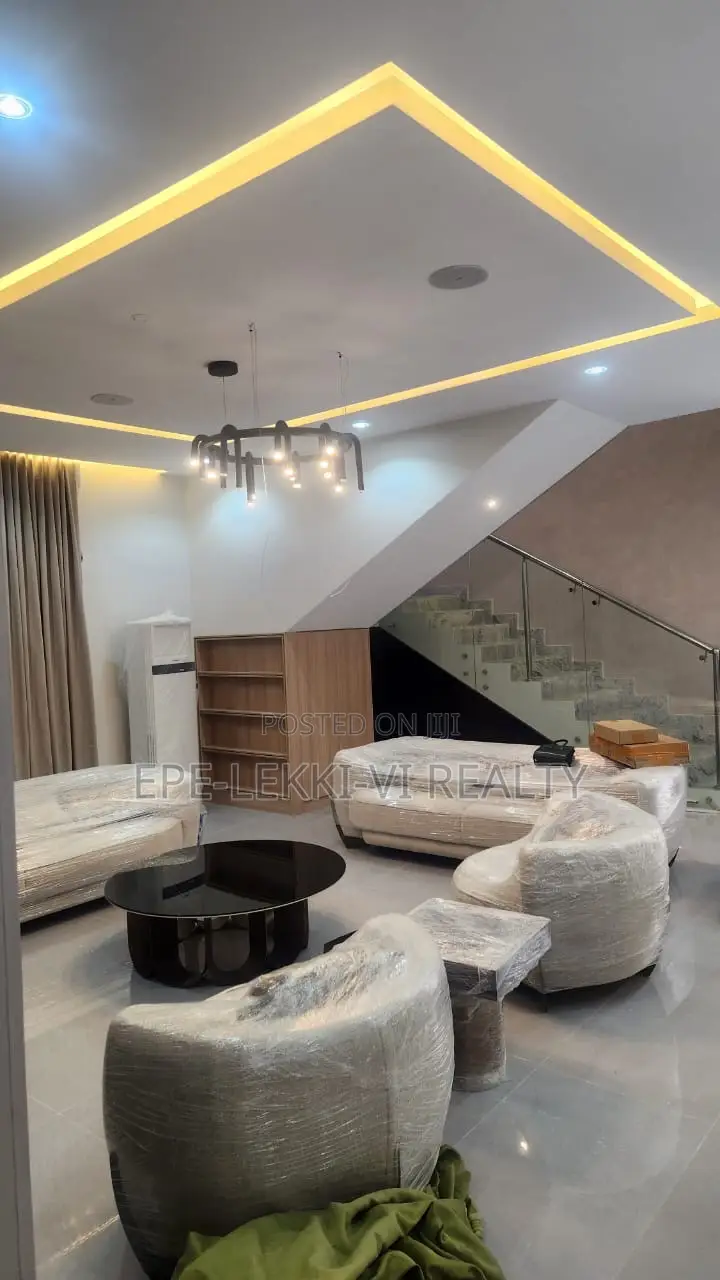 5bdrm Duplex in Royal Gardens, Ajah for sale in Ajah