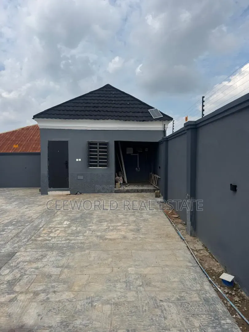3bdrm Bungalow in Premier Estate Elebu, Akala Express for rent in Akala Express