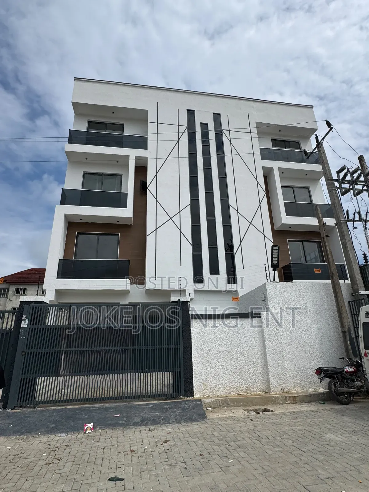 2bdrm Apartment in Igbo Efon for sale in Igbo-efon