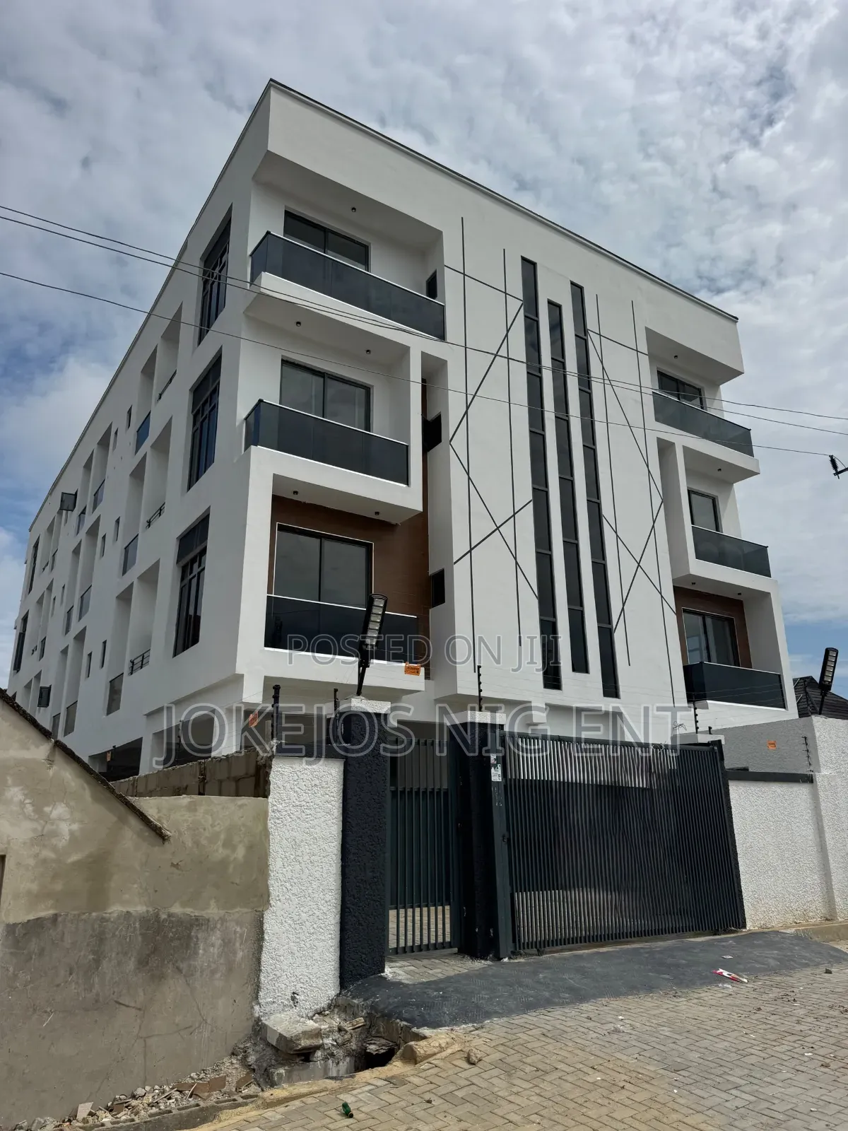 2bdrm Apartment in Igbo Efon for sale in Igbo-efon