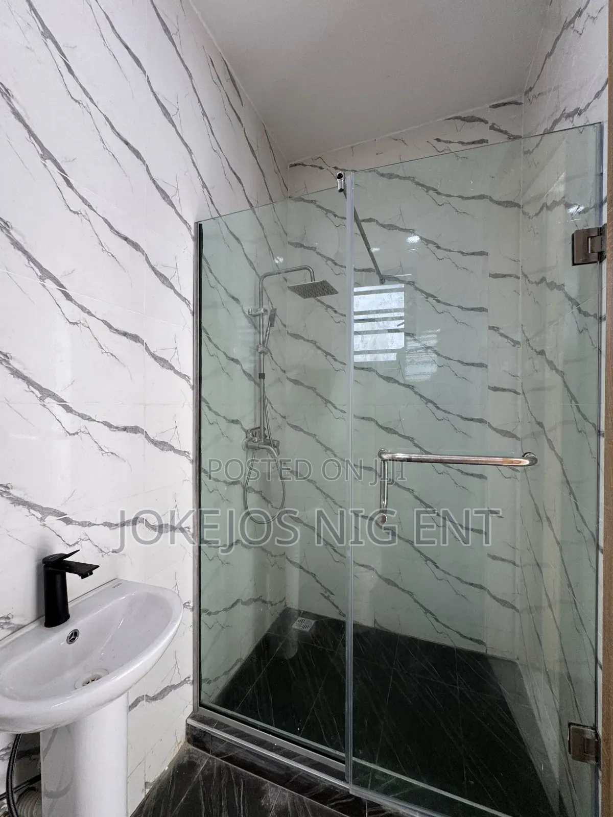 2bdrm Apartment in Igbo Efon for sale in Igbo-efon