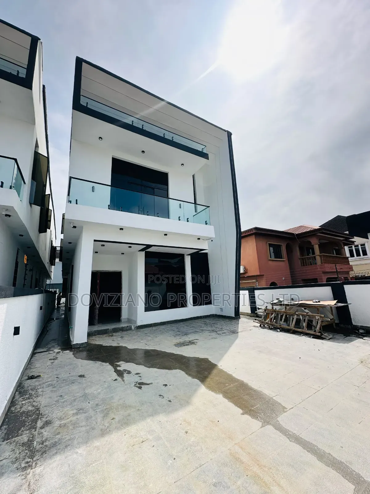 5bdrm Duplex in Ikate for sale in Ikate
