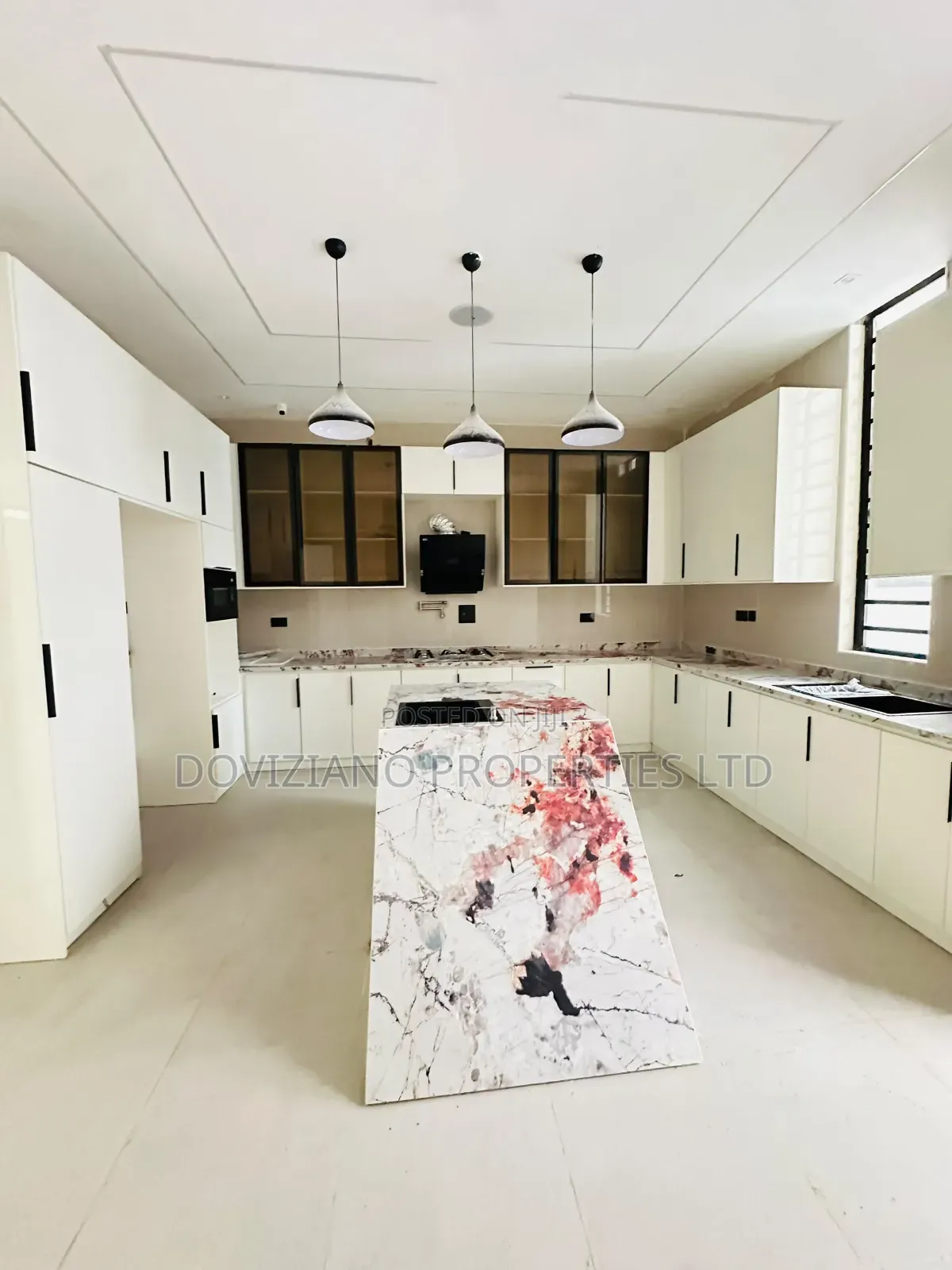 5bdrm Duplex in Ikate for sale in Ikate